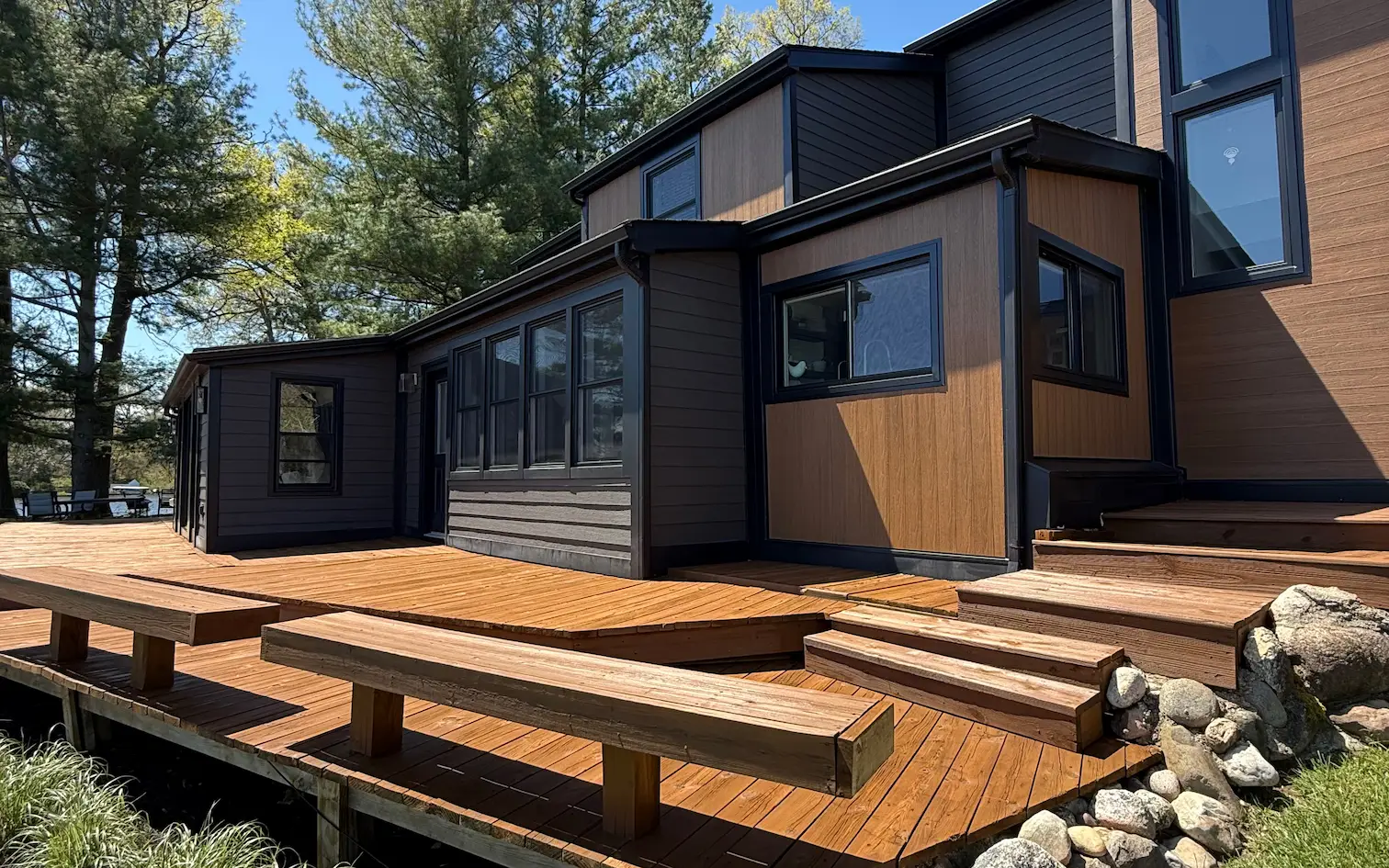 midwest home foyer with top colored wall paint