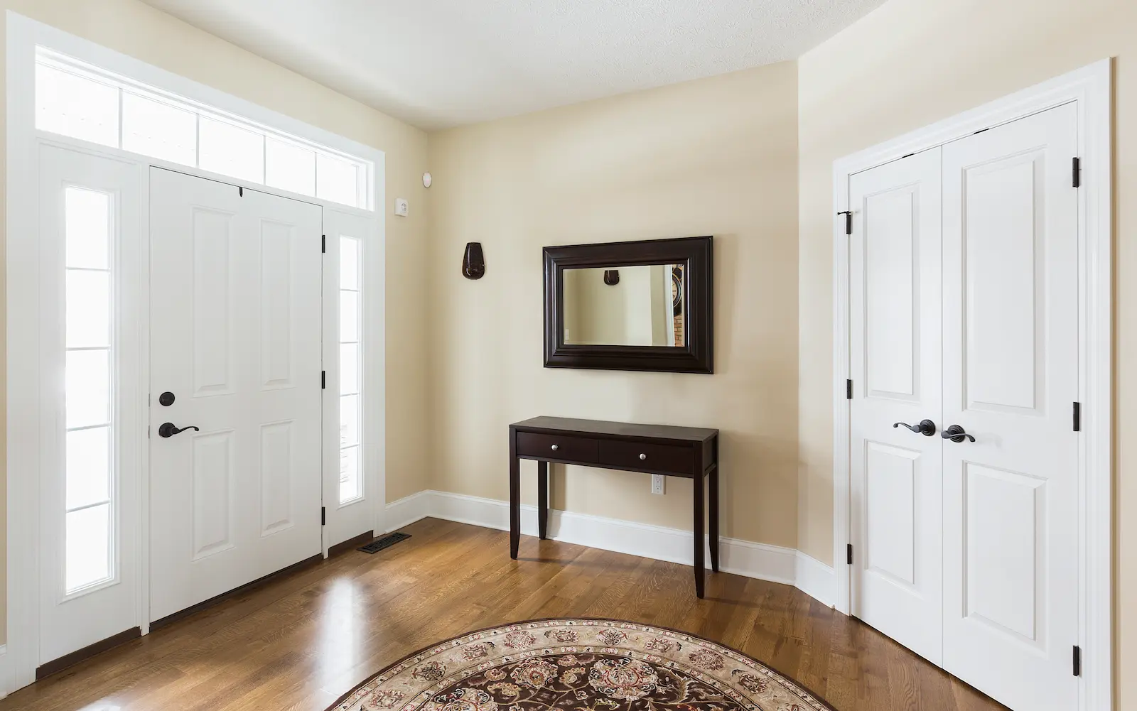 midwest home foyer with top colored wall paint
